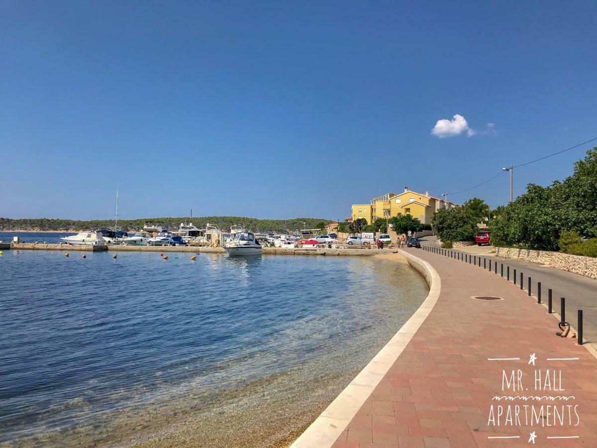 Mr. Hall Apartments Barbat na Rabu Kültér fotó