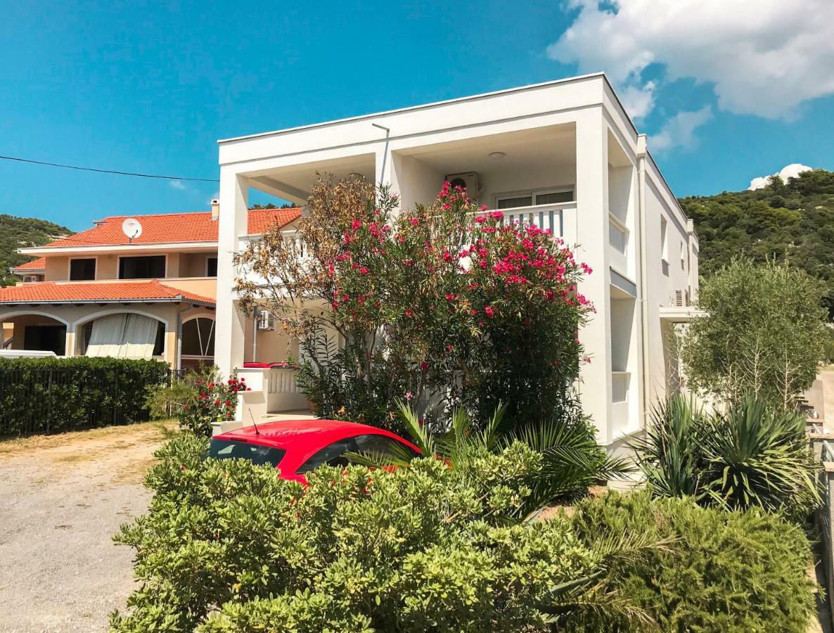 Mr. Hall Apartments Barbat na Rabu Kültér fotó