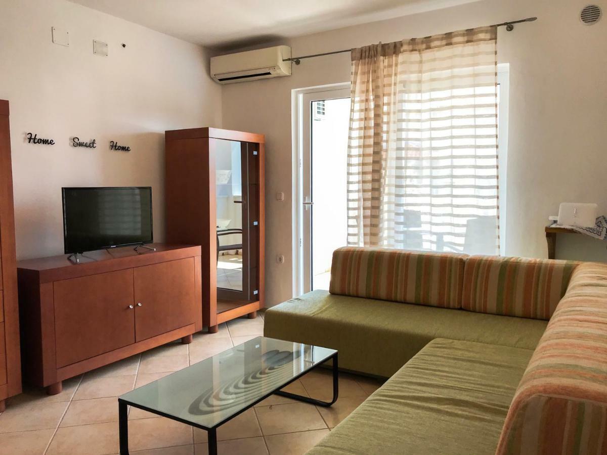 Mr. Hall Apartments Barbat na Rabu Kültér fotó