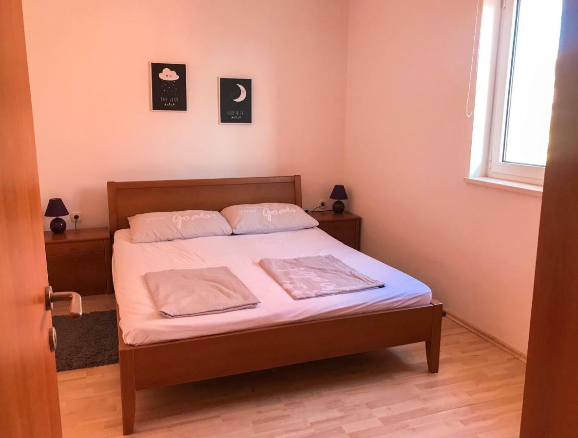 Mr. Hall Apartments Barbat na Rabu Kültér fotó