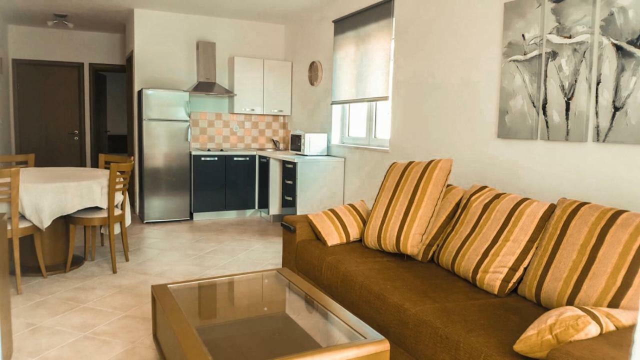 Mr. Hall Apartments Barbat na Rabu Kültér fotó